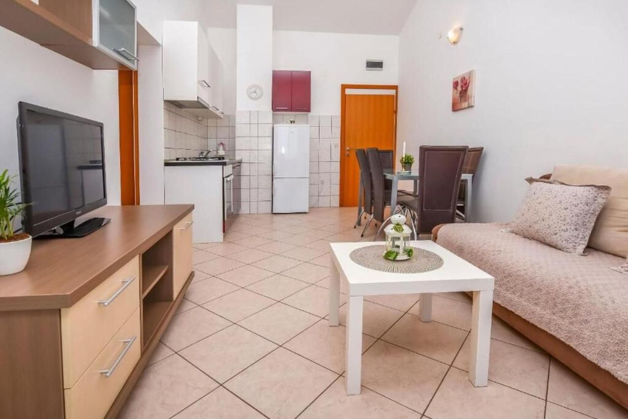 Apartments Anka 罗戈兹尼察 外观 照片
